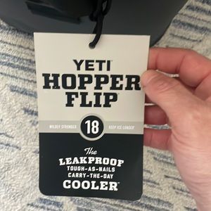 Yeti hopper Flip Cooler NWT